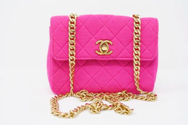 Chanel Vintage Red Caviar Belt Bag Rounded Fanny Pack – Boutique Patina