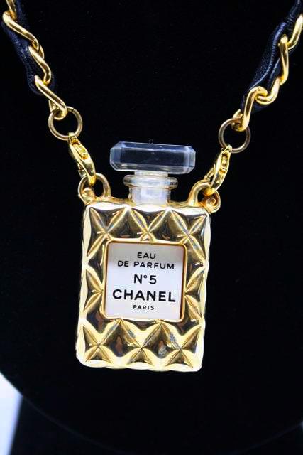 chanel perfume bottle necklace