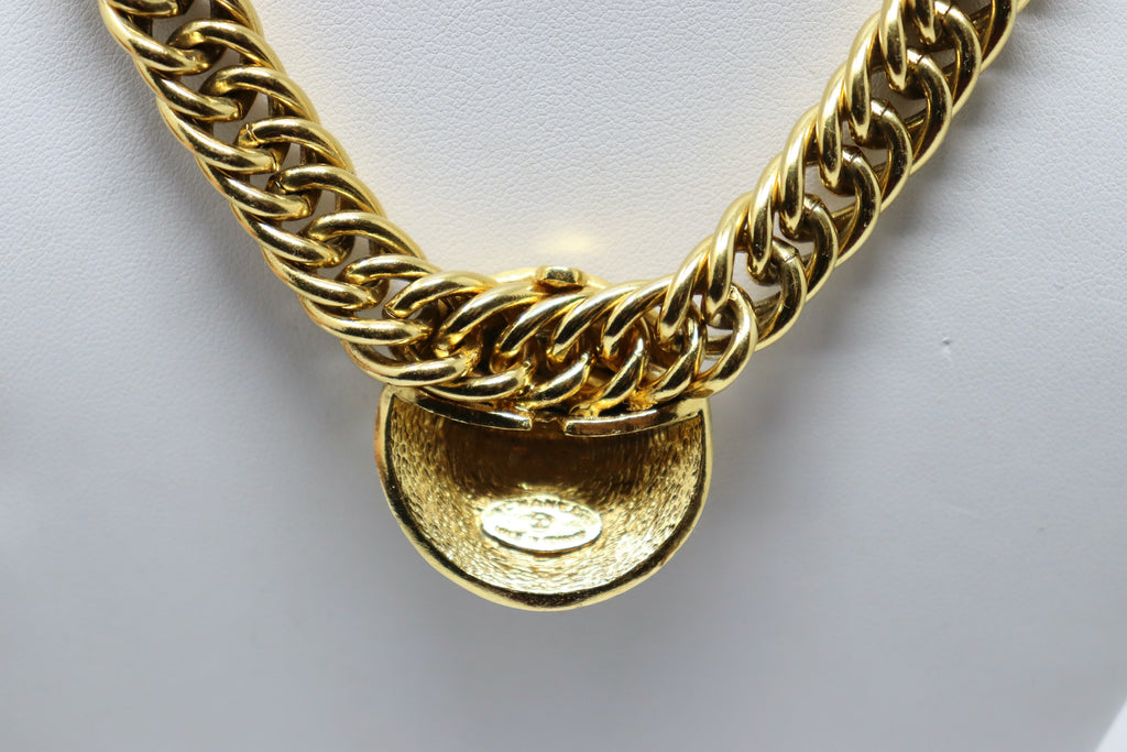 Rare Vintage CHANEL Chain Link Medallion Necklace