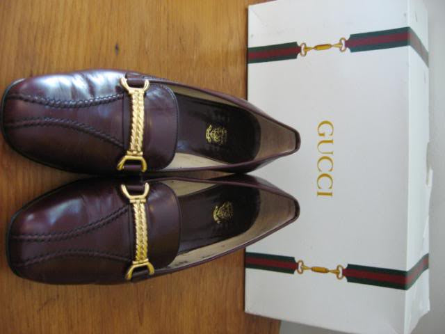 Vintage Early 80's GUCCI Burgundy Leather Loafers with Gold Chain Deta