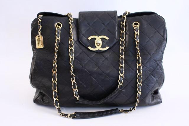 Chanel Black Patent Leather Vintage Box Shoulder Bag