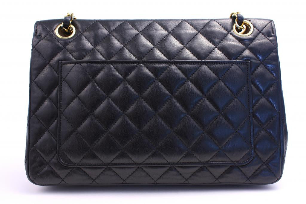 Authentic Vintage CHANEL handbag Luxurious Caviar Black Leather