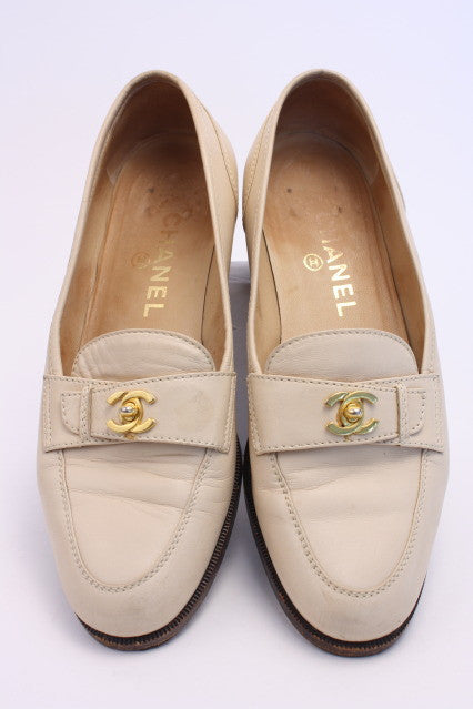 Vintage CHANEL CC TURNLOCK Logo Beige Patent Leather Loafers Flats, Moonstone Vintage