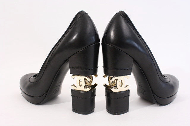 Chanel Pre-Owned 2000's Slingback Pumps