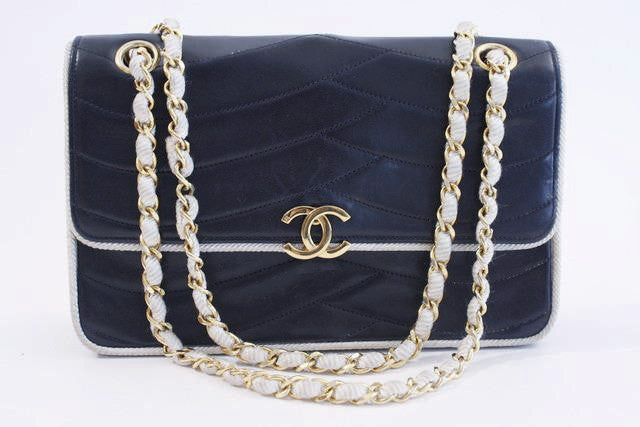 Rare CHANEL Tweed Boucle Flap Handbag  Chanel handbags collection, Flap  handbags, Bags
